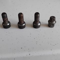 Lock nuts x 4 for vw golf mk5