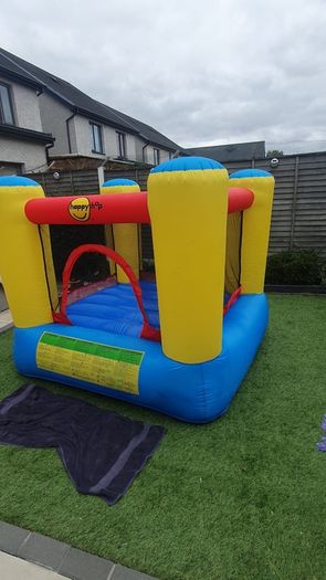 kids bouncy castle