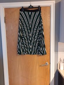 H&M Long Pleated  Skirt.  Size    S.- 12.