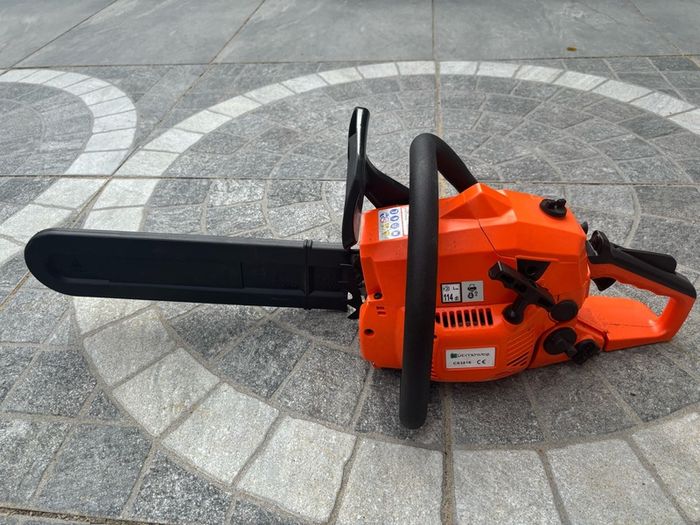 chainsaw