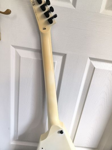 ESP LTD Arrow NT Arctic Metal - Snow White Satin