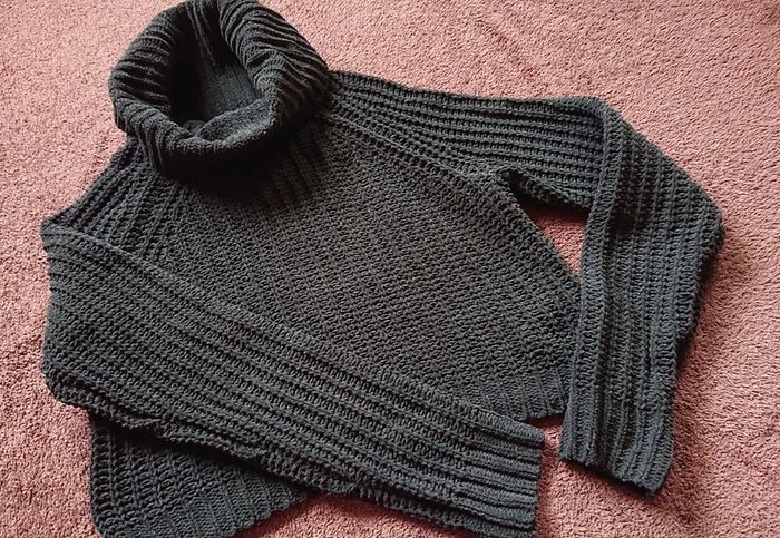 Short Black Jumper  Size 10
