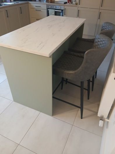 Custom kitchen island and chairs