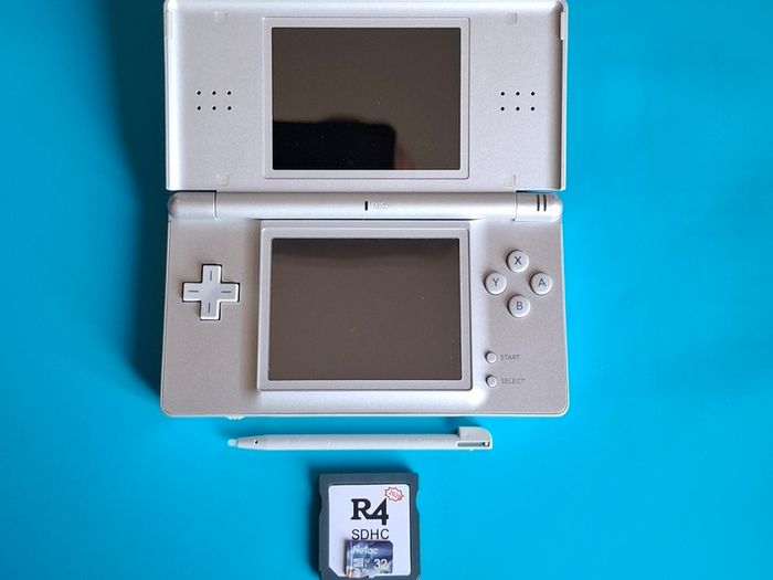 DS Lite Silver