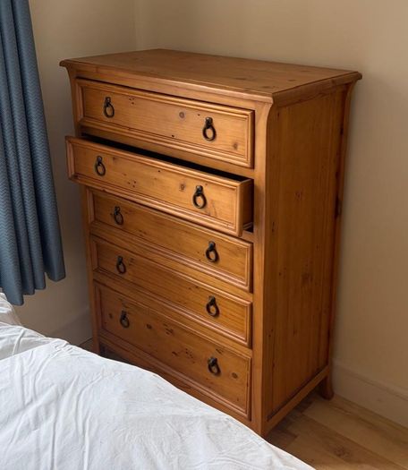 Chest of drawers (5 drawers): 2 available for 50 euro each; both for 80 euro