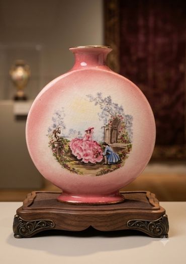 Lovely Vintage 1940's moon flask Vase