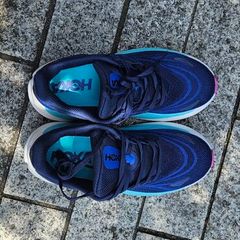 womens Hoka Arahi 8,size 5, brand new