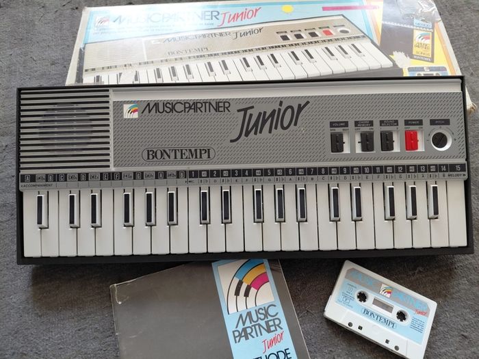 vintage Bontempi junior keyboard with cassette in box