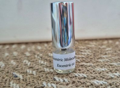 Escentric 02 Escentric Molecules 2 ml Perfume Decant