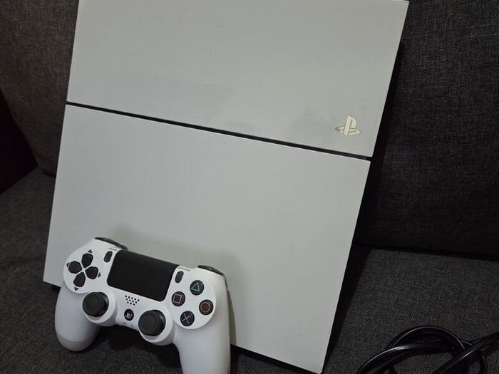 PS4 1TB with firmware 11.02 Jailbroken