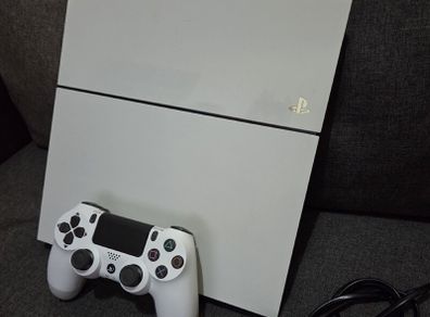 PS4 1TB with firmware 11.02 Jailbroken