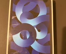 iPad Air (5th Generation)WiFi 64GB Brand New Sealed 1 year Apple Warranty RECEIPT
