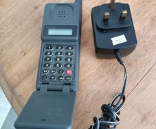 Motorola Vintage Motorola Flip Phone (MicroTAC Series) with Charger