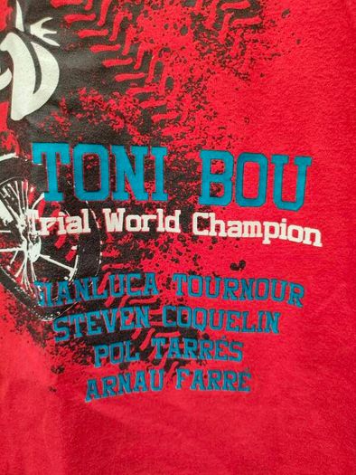 FIM Trial World Championship T-shirt  Front and back print's  Size medium  Great condition  Prints on the sleeves  Perfect for any motor cycle enthusiast