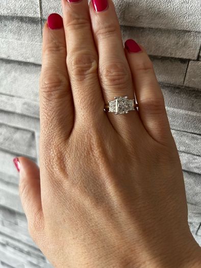 Beautiful brand new diamond engagement ring