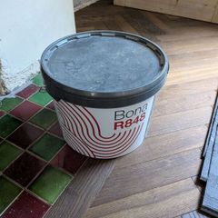 Parquet floor adhesive