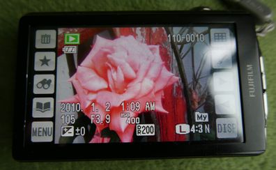 FUJIFILM FINEPIX Z800 EXR Compact Digital Camera Fujifilm From Japan + charger, case and SD card