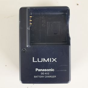 Panasonic Lumix battery charger DE-A12A