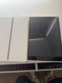 Apple iPad 9th Generation - 64gb