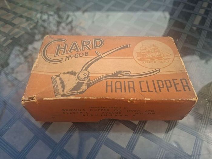 Vintage 1930's Chard No. 60B Hair Clipper set, produced by Brown's Clipper Co in the UK