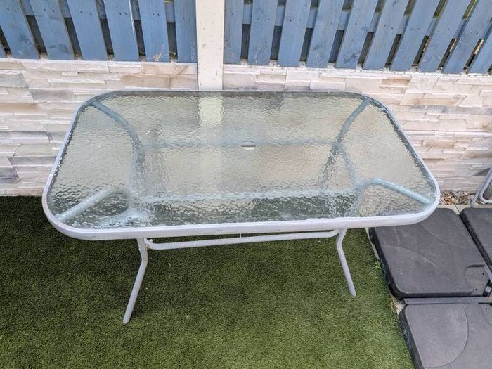 Garden table glass top