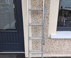 Two piece extendable ladder