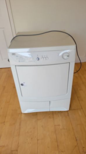 Tumble Dryer - White Zanussi electrolux autoreverse 6kg dryer