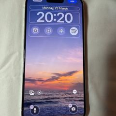 iPhone 15 pro white