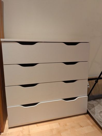 Chest of drawers