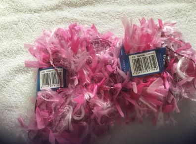 Sirdar fizz yarn pink white