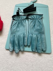 Leather ladies gloves