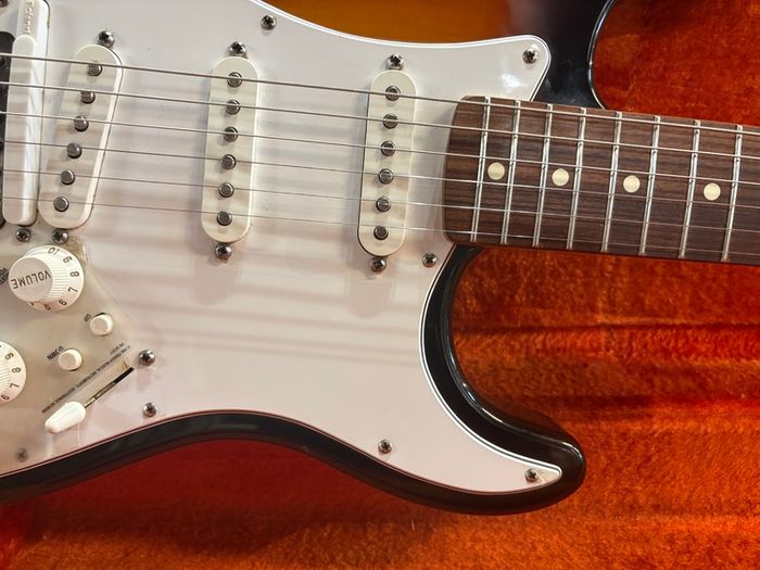 Fender Standard Roland Ready Stratocaster Sunburst 2003