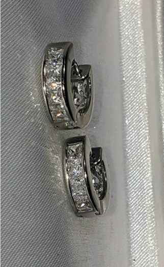 Pristine Vintage Reversible Silver Huggies
