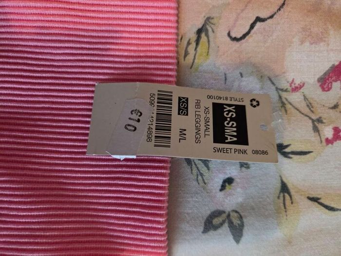 women pink leggings