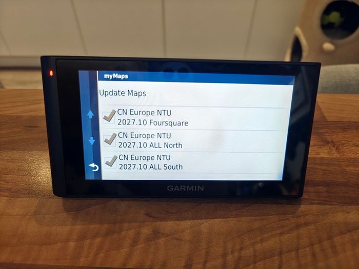 6-inch Garmin HGV sat nav with built-in Dashcam - 2027 Europe map