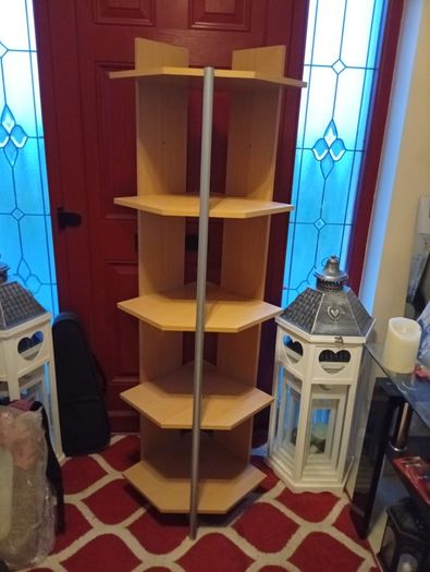 book shelf / corner storage