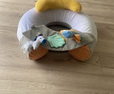 Inflatable baby seat