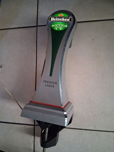 Light Up Heineken Tower font