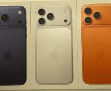 iphone 17 Pro Max 256GB (BLUE /ORANGE/SILVER COLOUR )IRISH STOCK/EU Unlocked Brand New Sealed 1 year Apple Warranty Free Phone Cover and Screen Protector RECEIPT