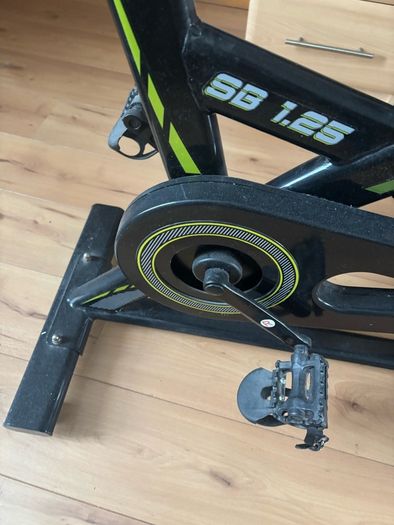 Excercise spinning bike