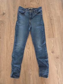 Levi's womens jeans 310 shaping (28W, 30L)