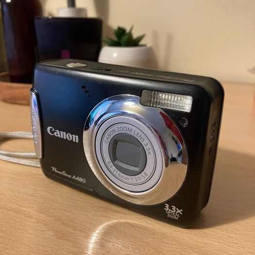 Canon PowerShot A480 digital camera