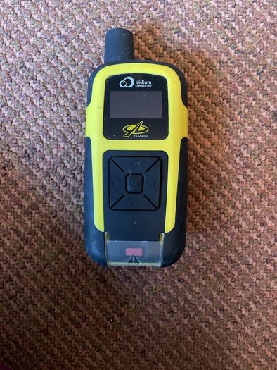 YB3 handheld tracker