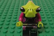 Lego Alien pilot minifigure