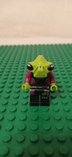 Lego Alien pilot minifigure