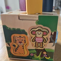 Wooden shapes and animals jigsaw cube