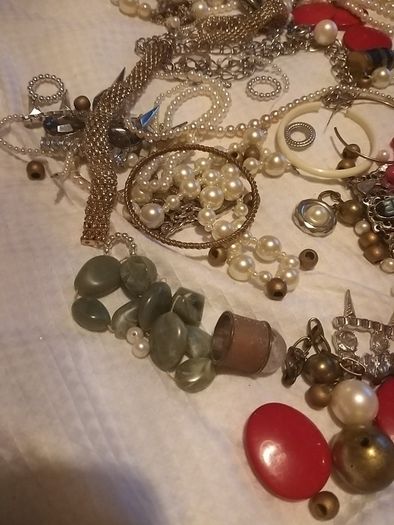Broken Jewellery