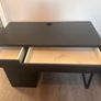 Study table Image 2