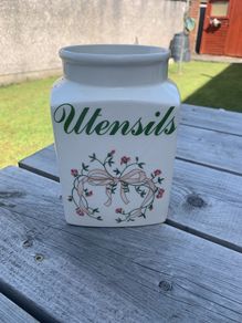 Eternal Beau Utensils Holder / Jar / Pot