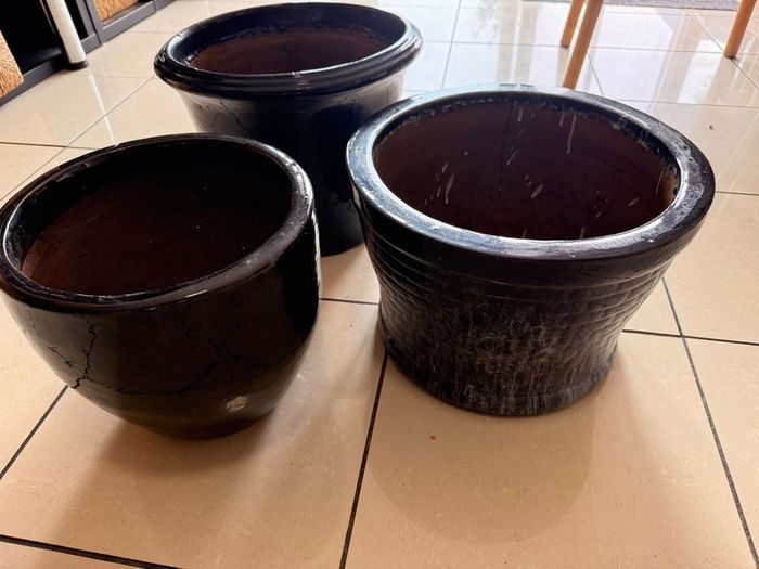 Ceramic flower pots (3)